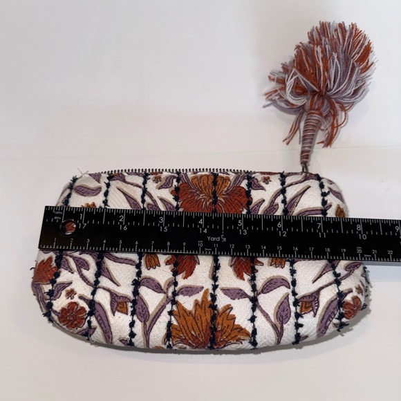 Universal threads pouch - Picture 5 of 5